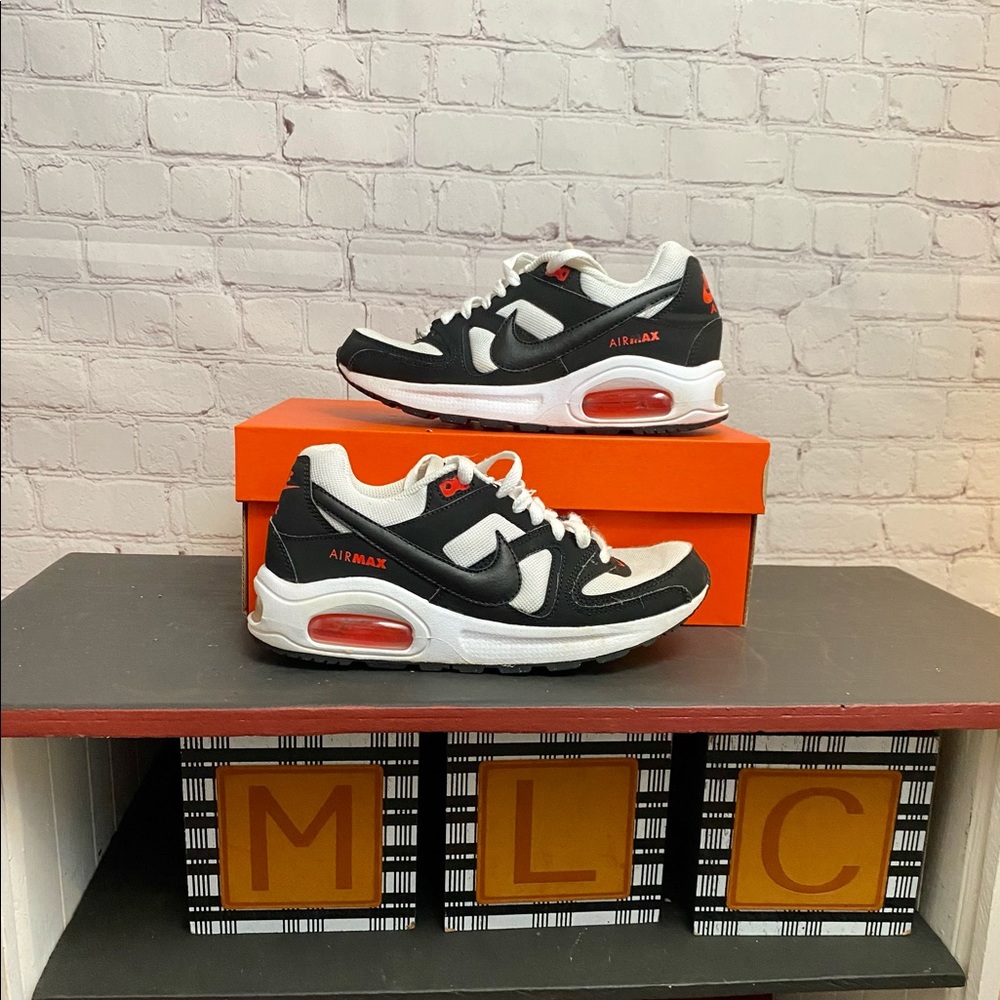 Boy’s Nike Air’s 4.5